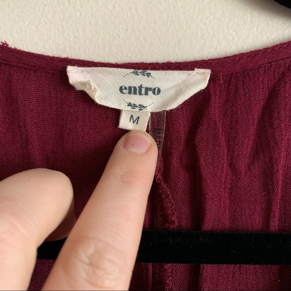 ENTRO Embroidered Top - Picture 2 of 7